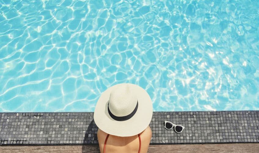 Is It Better to Hire a Company for Pool Service in Lake Elsinore, Ca That Can Handle Both Cleaning and Repairs?